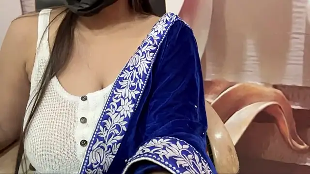 Snapshot of FRIENDFORFUN chatting on 11/06/25, 05:08 FRIENDFORFUN online show from 11/06/25, 05:08