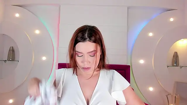 LiaTink online show from 02/19/25, 05:06