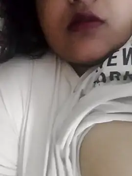 smile pretty online show from 12/30/24, 03:57