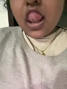 Snapshot of smile_pretty chatting on 01/01/25, 12:32 smile pretty online show from 01/01/25, 12:32