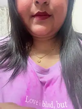 Snapshot of smile_pretty chatting on 03/13/25, 06:23 smile pretty online show from 03/13/25, 06:23