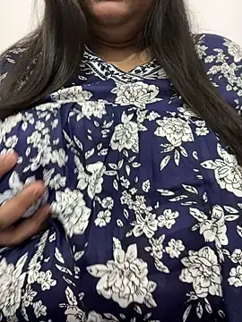 Snapshot of smile_pretty chatting on 09/13/25, 07:35 smile pretty online show from 09/13/25, 07:35