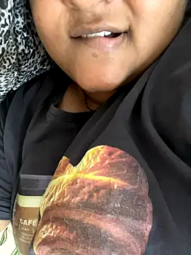 Snapshot of smile_pretty chatting on 10/29/25, 05:58 smile pretty online show from 10/29/25, 05:58