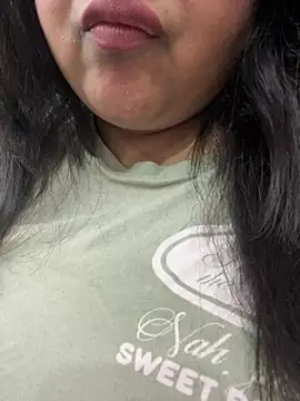 smile pretty online show from 02/23/26, 03:42