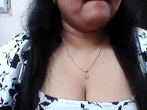 smile pretty online show from 04/21/26, 06:34