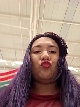 Snapshot of Blushing_Katy chatting on 12/17/25, 12:05 Blushing Katy online show from 12/17/25, 12:05