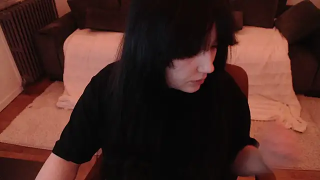 Lynylou online show from 12/01/24, 05:46