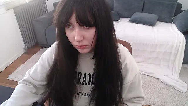 Lynylou online show from 12/02/24, 10:18