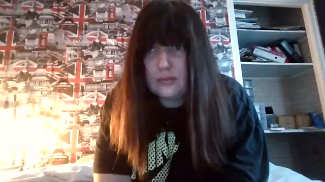 Lynylou online show from 09/26/25, 04:22