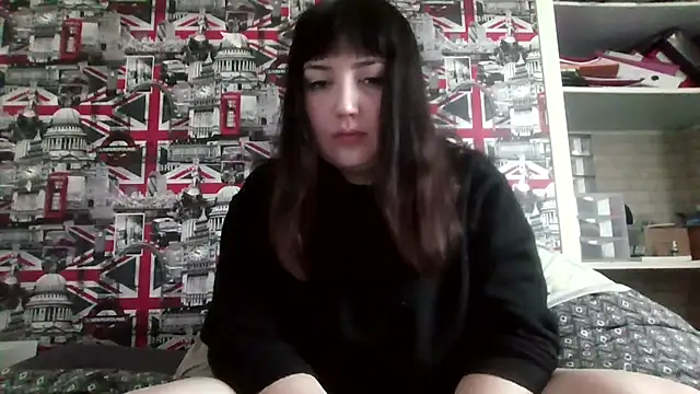 Lynylou online show from 10/13/25, 07:30