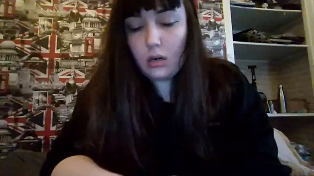 Lynylou online show from 12/20/25, 03:08