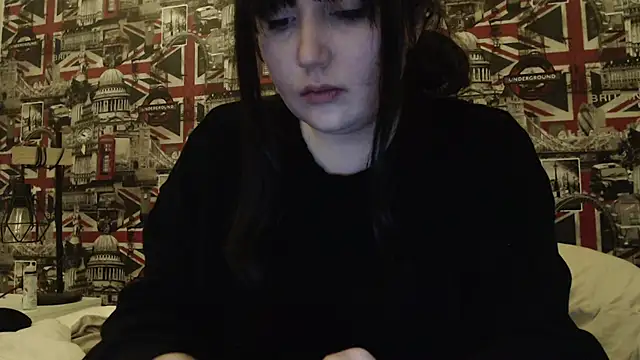 Lynylou online show from 03/24/26, 09:31