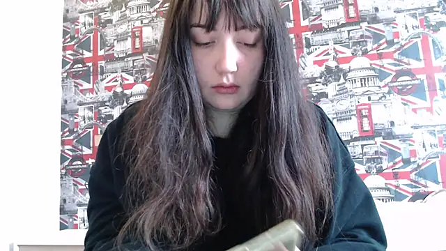 Lynylou online show from 03/29/26, 02:28