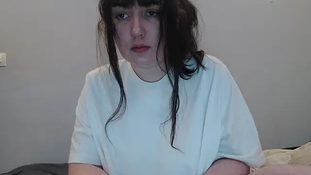 Lynylou online show from 04/07/26, 07:25
