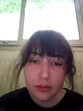 Lynylou online show from 05/05/26, 04:37