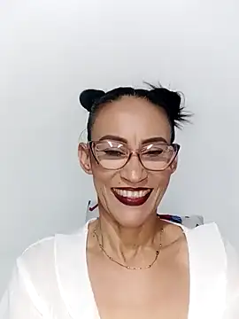 Snapshot of BarbaraMature chatting on 12/01/24, 06:52 BarbaraMature online show from 12/01/24, 06:52