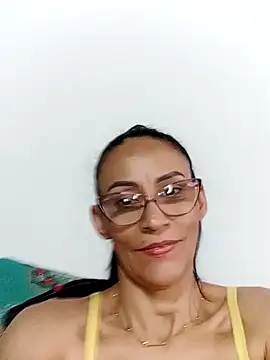 Snapshot of BarbaraMature chatting on 12/15/24, 09:42 BarbaraMature online show from 12/15/24, 09:42