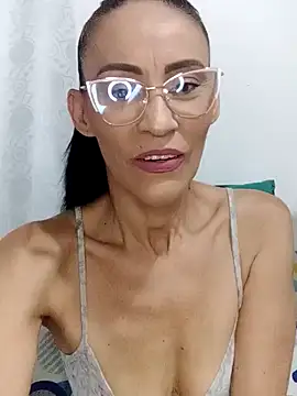 Snapshot of BarbaraMature chatting on 02/14/25, 04:52 BarbaraMature online show from 02/14/25, 04:52