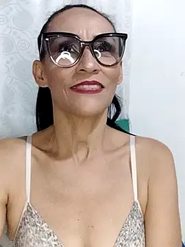 Snapshot of BarbaraMature chatting on 09/22/25, 08:44 BarbaraMature online show from 09/22/25, 08:44