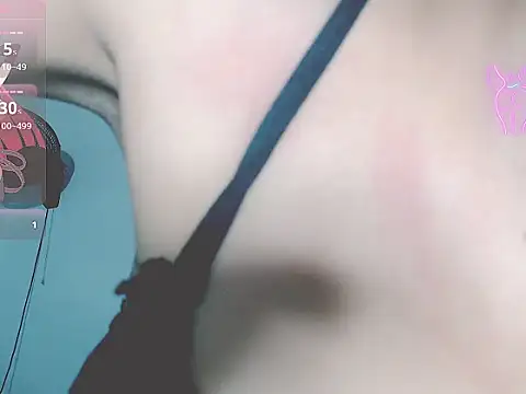 Snapshot of tifany19_ chatting on 09/14/25, 12:32 tifany19 online show from 09/14/25, 12:32