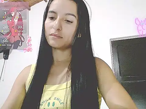 Snapshot of tifany19_ chatting on 10/10/25, 02:43 tifany19 online show from 10/10/25, 02:43