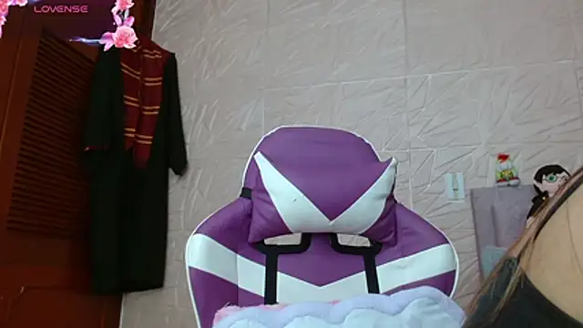 kendallsweet7 online show from 10/25/25, 07:41