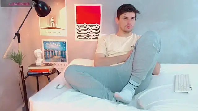 Elio555 online show from 10/21/25, 07:36