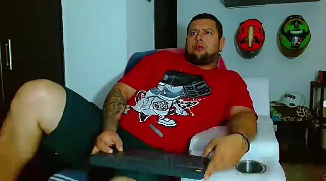 Snapshot of Michaell_Myerss_ chatting on 02/27/25, 02:21 Michaell Myerss  online show from 02/27/25, 02:21