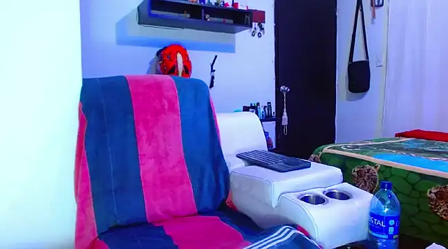 Snapshot of Michaell_Myerss_ chatting on 02/28/25, 09:33 Michaell Myerss  online show from 02/28/25, 09:33