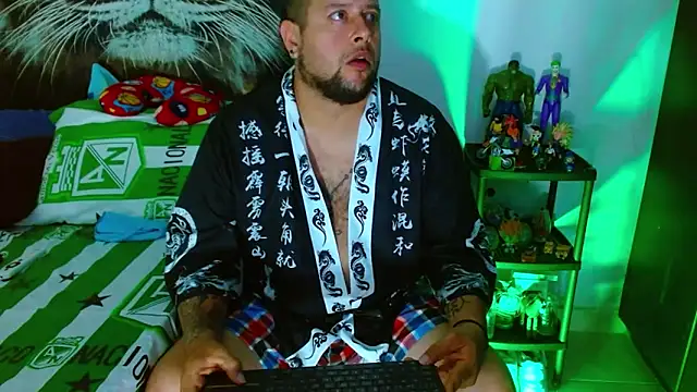 Michaell Myerss  online show from 12/17/25, 01:06