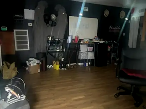 Snapshot of bigshh8 chatting on 10/29/25, 03:31 bigshh8 online show from 10/29/25, 03:31