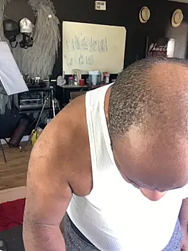 Snapshot of bigshh8 chatting on 11/10/25, 07:46 bigshh8 online show from 11/10/25, 07:46