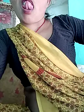 Hotsarina online show from 12/16/24, 06:43