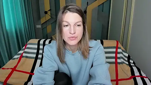 EmilyWalkeri online show from 10/28/25, 07:56