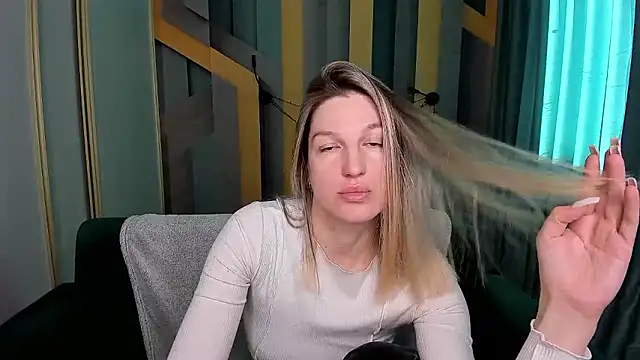 EmilyWalkeri online show from 01/12/26, 07:57