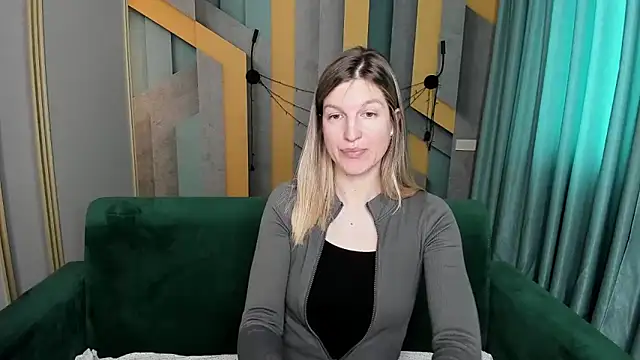 EmilyWalkeri online show from 04/03/26, 07:06