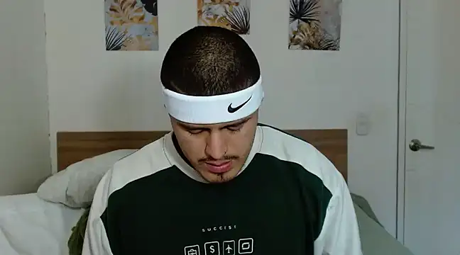 Snapshot of Baltazar_Dupont chatting on 02/17/25, 01:42 Baltazar Dupont online show from 02/17/25, 01:42