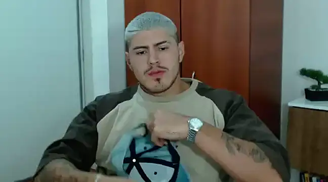 Snapshot of Baltazar_Dupont chatting on 02/25/25, 01:17 Baltazar Dupont online show from 02/25/25, 01:17