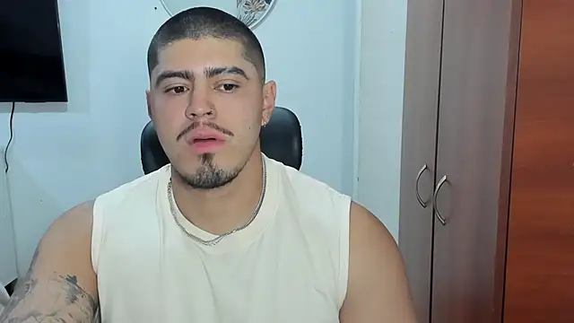 Snapshot of Baltazar_Dupont chatting on 11/06/25, 10:49 Baltazar Dupont online show from 11/06/25, 10:49