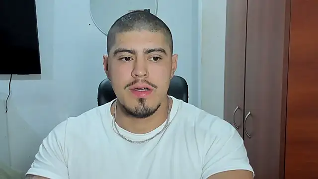 Snapshot of Baltazar_Dupont chatting on 11/25/25, 09:42 Baltazar Dupont online show from 11/25/25, 09:42