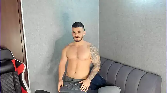 Snapshot of Ricardogo19 chatting on 01/21/25, 05:49 Ricardogo19 online show from 01/21/25, 05:49