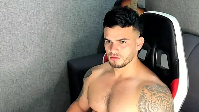 Ricardogo19 online show from 11/12/25, 04:18