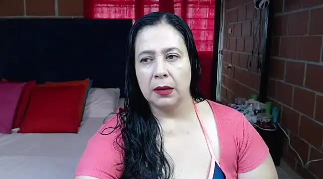 Snapshot of karlaton1977 chatting on 02/14/25, 03:58 karlaton1977 online show from 02/14/25, 03:58