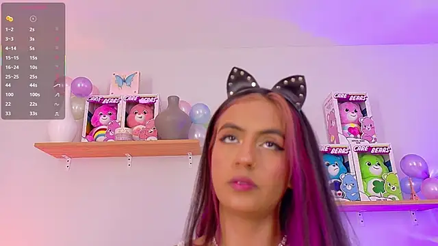 Snapshot of emily_bank chatting on 11/24/25, 07:35 emily bank online show from 11/24/25, 07:35