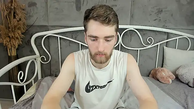 Snapshot of DexterDexx chatting on 12/02/24, 02:42 DexterDexx online show from 12/02/24, 02:42