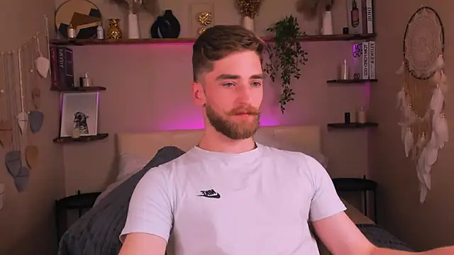 Snapshot of DexterDexx chatting on 11/08/25, 09:31 DexterDexx online show from 11/08/25, 09:31