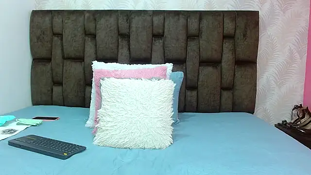 Snapshot of JuanitaDelMar chatting on 02/11/25, 03:18 JuanitaDelMar online show from 02/11/25, 03:18