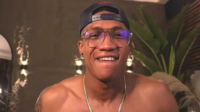 Logan Varela online show from 02/19/25, 05:16