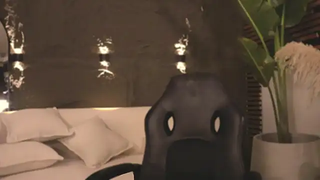 Logan Varela online show from 02/21/25, 09:54