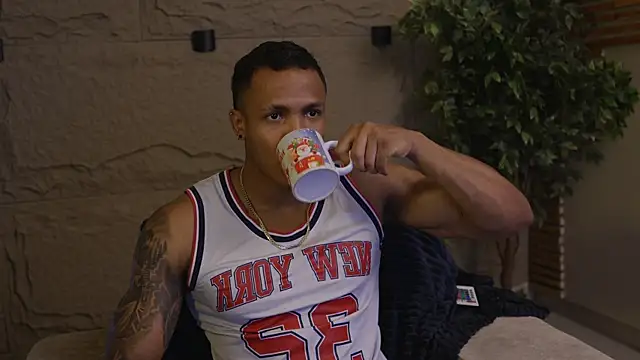 Logan Varela online show from 10/03/25, 12:35